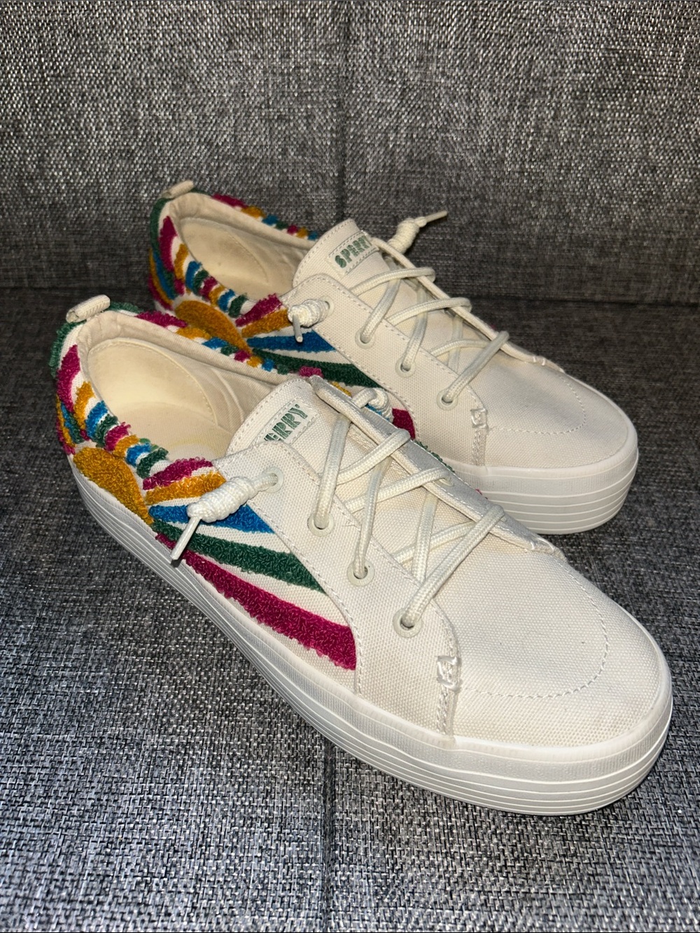 Sperry CREST VIBE - Cream Canvas Platform Sneakers with Multicolor Terry Stripe